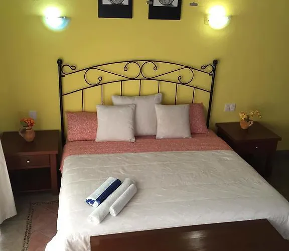 Acomodação com café da manhã  Casa Camelia